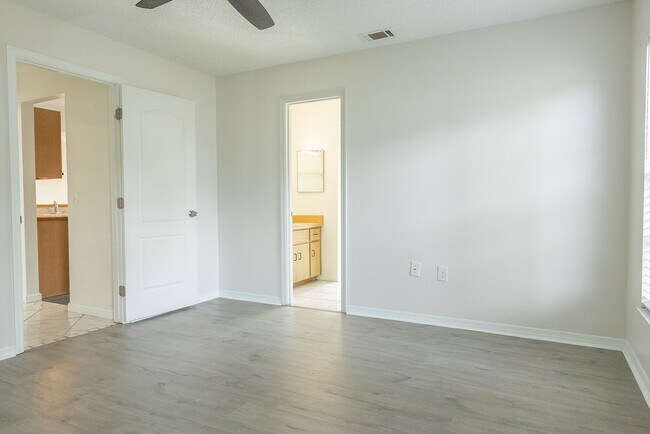 Building Photo - 2254 Matthew Cir