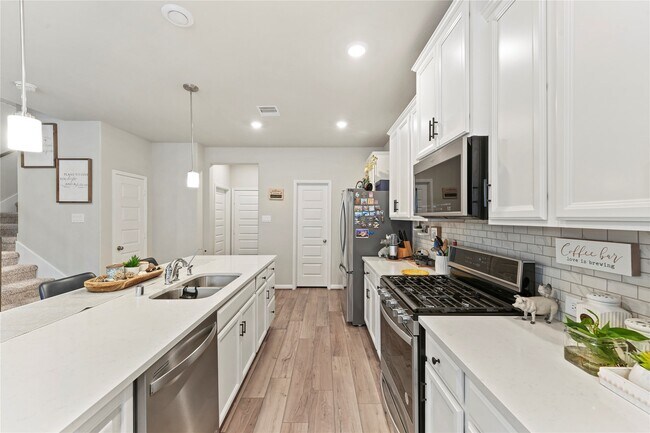 Building Photo - 1519 Beach Oak Dr