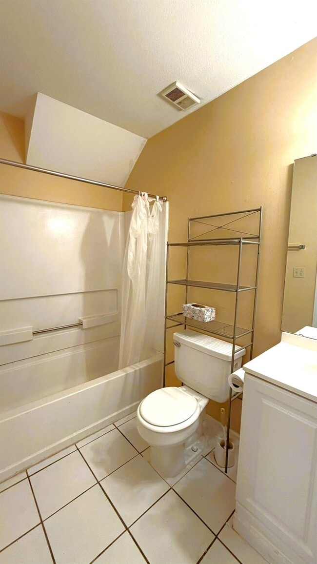 Building Photo - 2173 Timberwood Cir S
