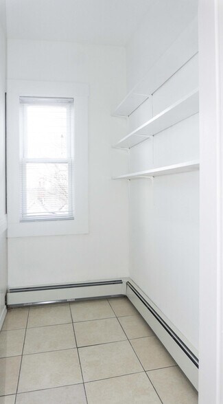 Building Photo - 3147 Washington St