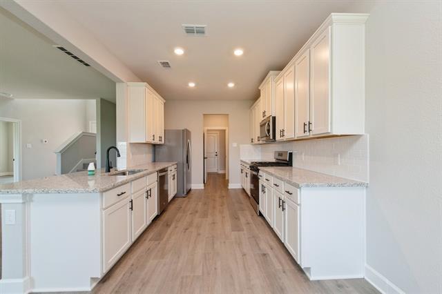 Building Photo - 601 Brookside Dr