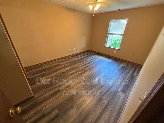 Building Photo - 983-A Pom Court