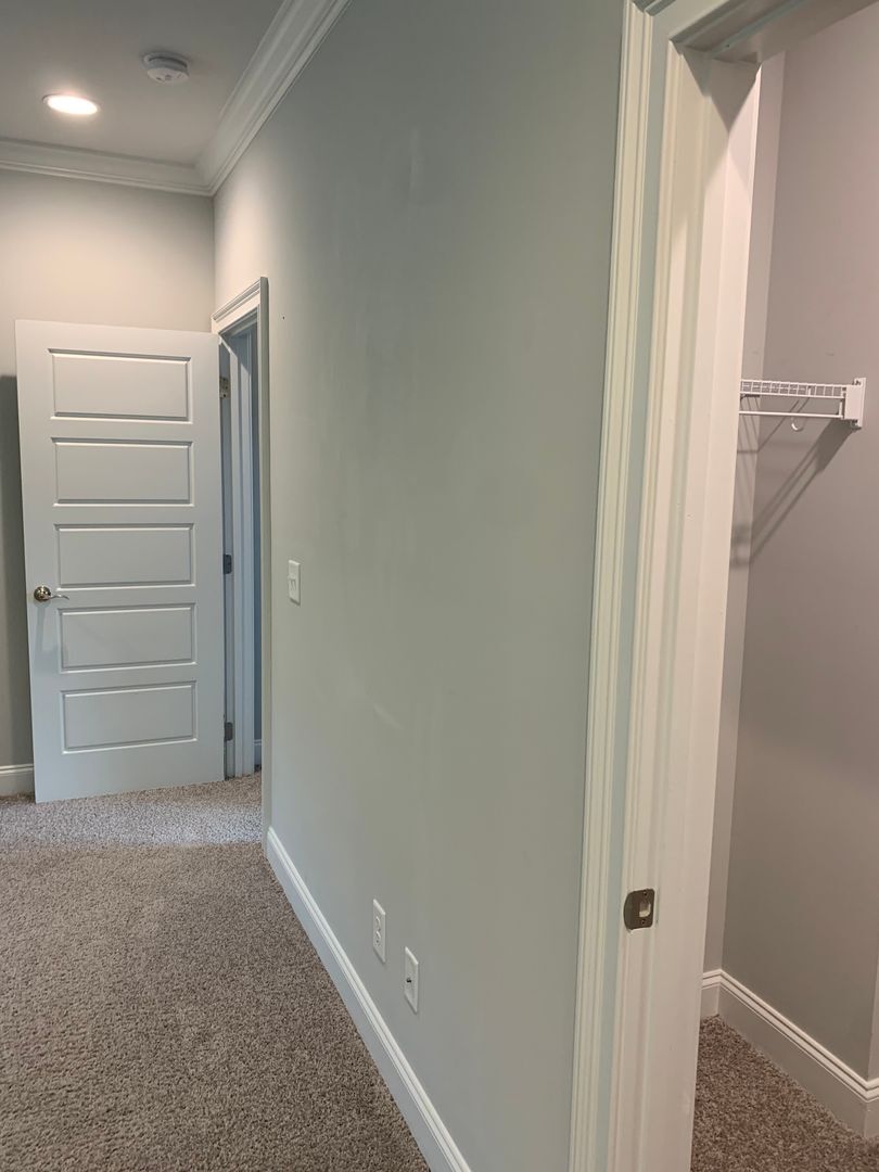 Building Photo - College Oaks