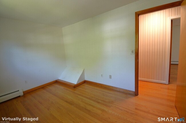 Building Photo - 18 Overbrook Rd