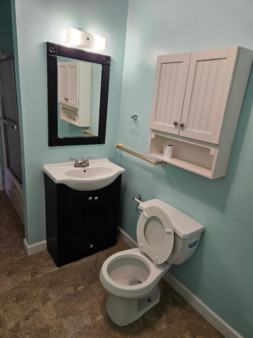 Building Photo - 416 Erie St