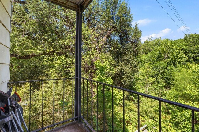 Building Photo - CENTURY 203