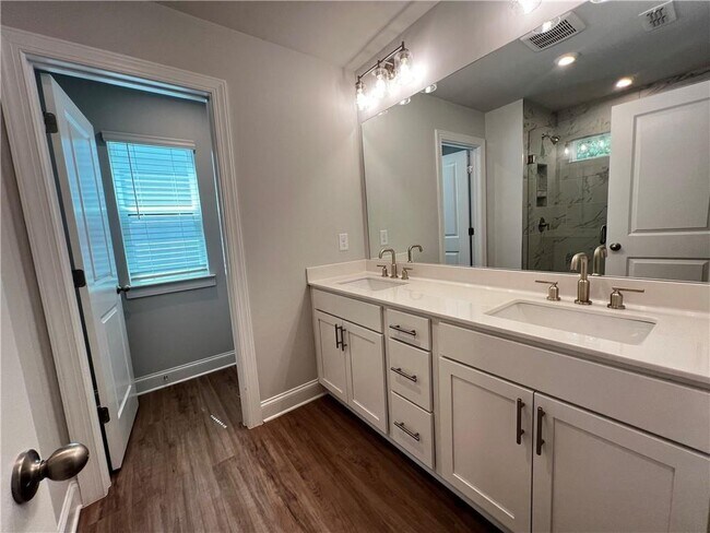 Building Photo - 713 Stickley Oak Way