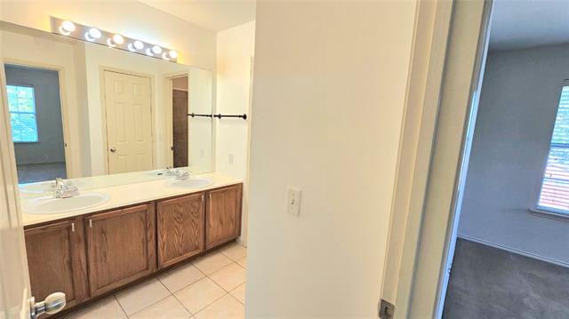 Building Photo - 501 Jeans Creek Dr