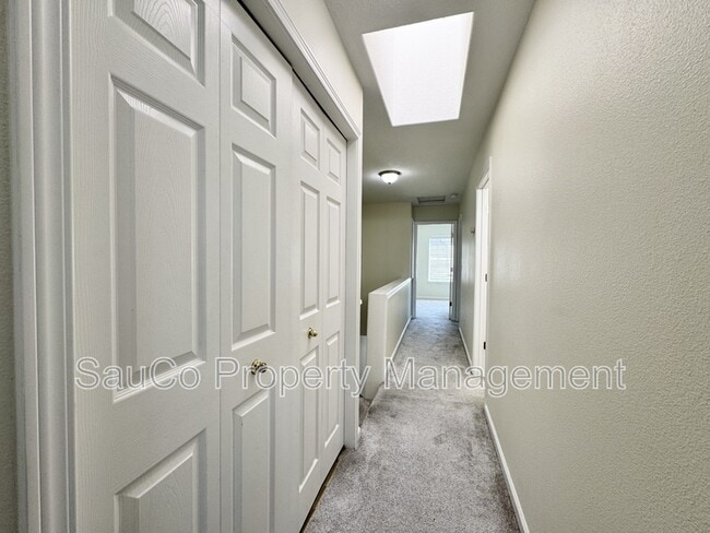 Building Photo - 7839 NE Kian Ln