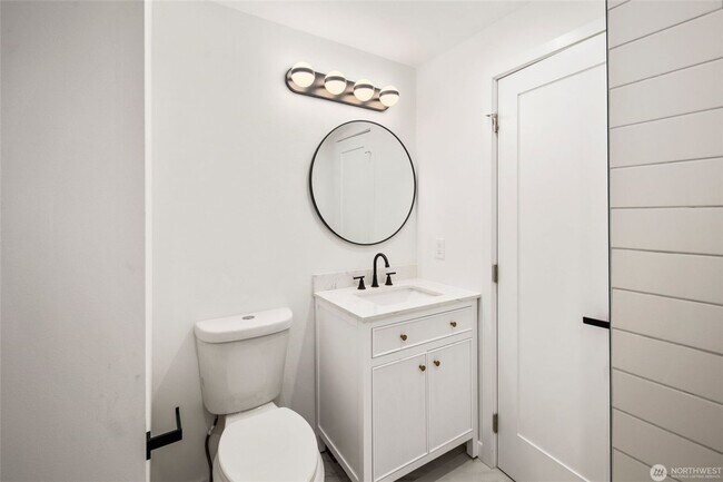 Building Photo - 2bd/1.75ba Seattle Condo