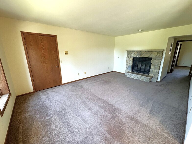 Building Photo - 3001 Cimarron Trl