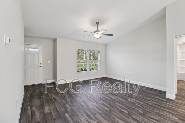 Building Photo - 7299 Hemlock Rd