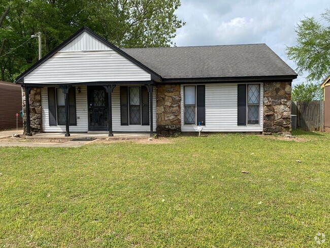 Building Photo - 27 Breezewood Cv