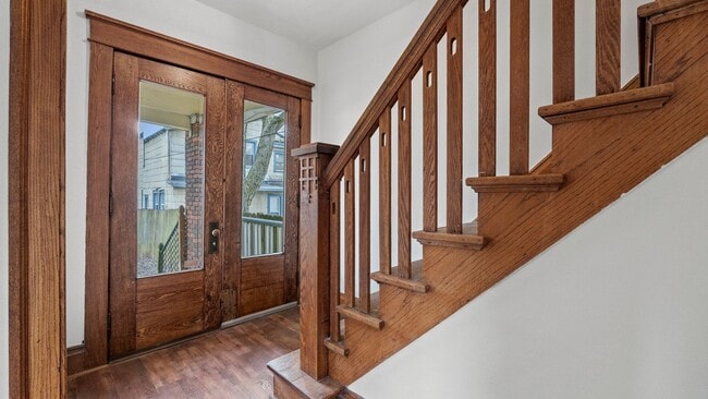Building Photo - Single-family historic home in West Centra...