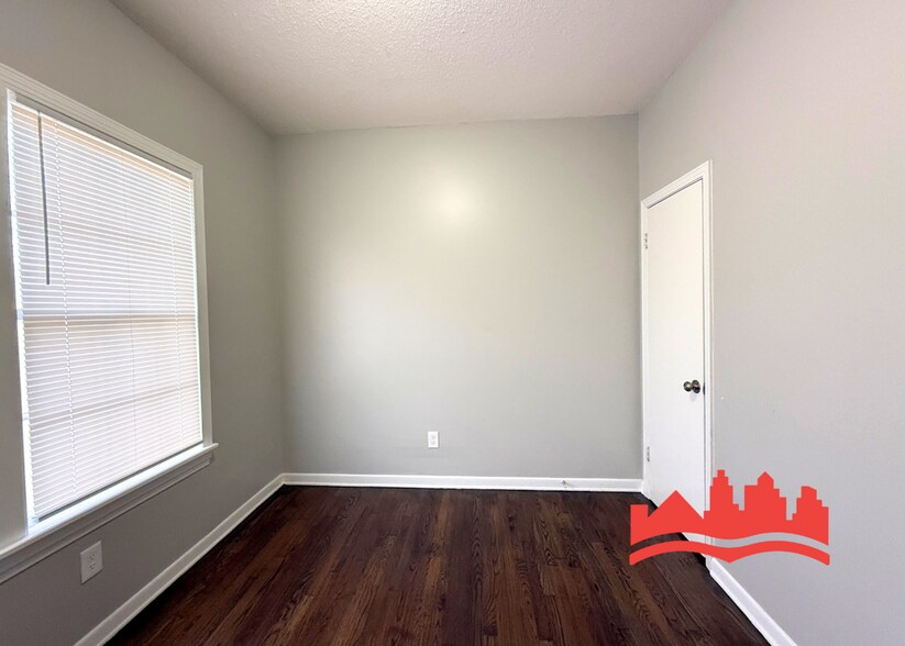 Building Photo - 2244 Cypress Cir