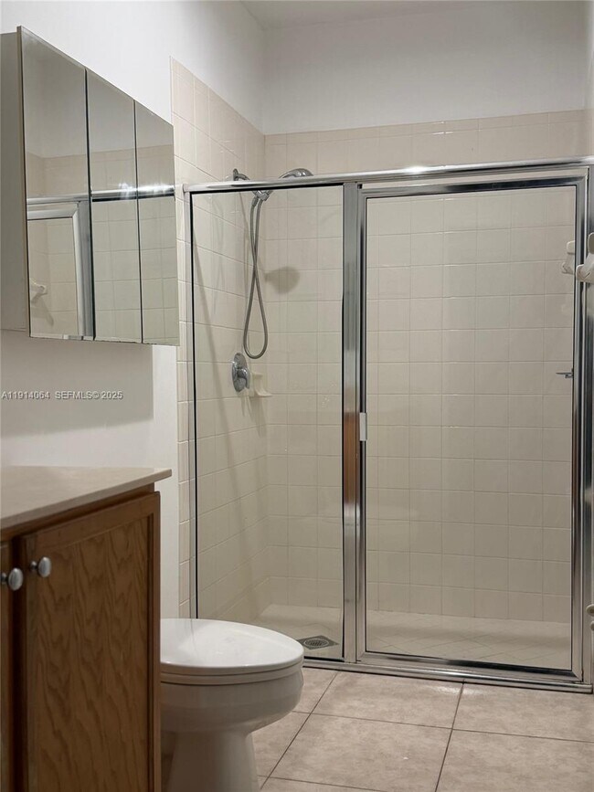 Building Photo - 9133 Pershore Pl