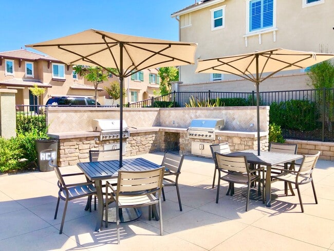 Building Photo - Lovely Two Story Home in the Newer Communi...