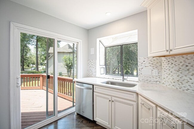 Building Photo - 14401 Widgeon Ct