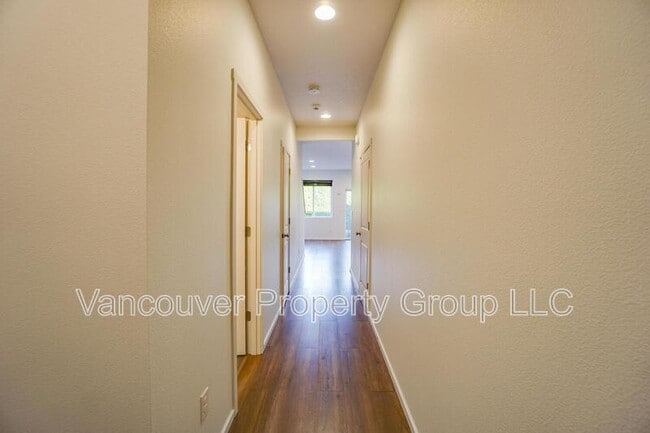 Building Photo - 2153 NE 118th Pl