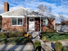 Building Photo - 2196 Broadmoor St S