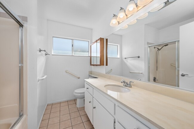 Building Photo - 3840 Cinnamon Way