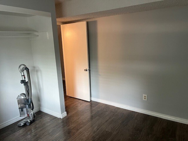 Building Photo - 16570 E Dickenson Pl