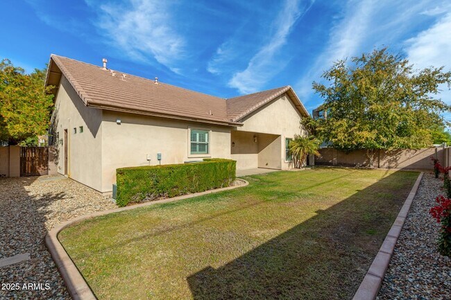Building Photo - 4213 E Edgemont Ave