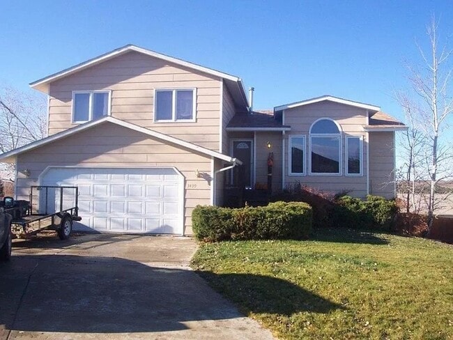 Primary Photo - Large single family home by Brierwood Coun...