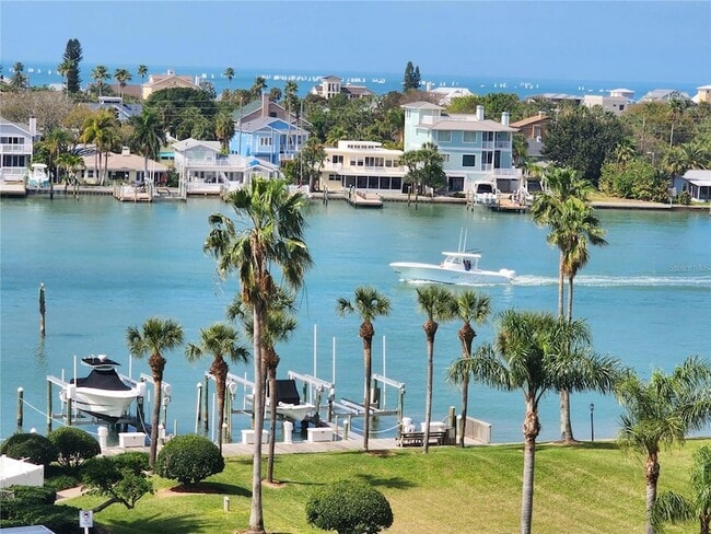 Building Photo - 690 Island Way