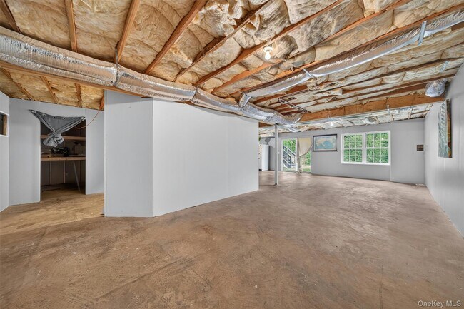 Building Photo - 5 Oldwyck Crescent