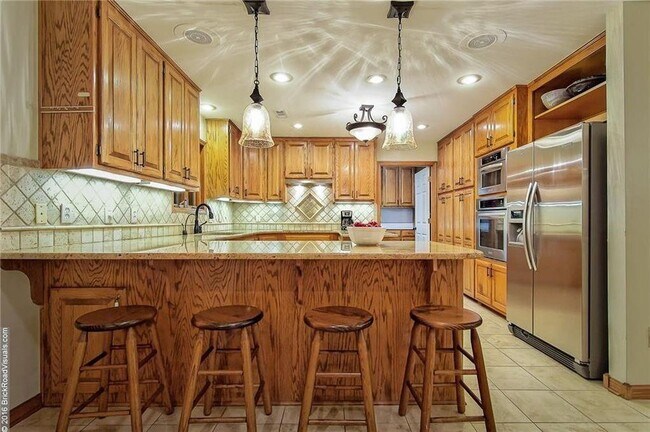 Building Photo - 3261 Eden Dr