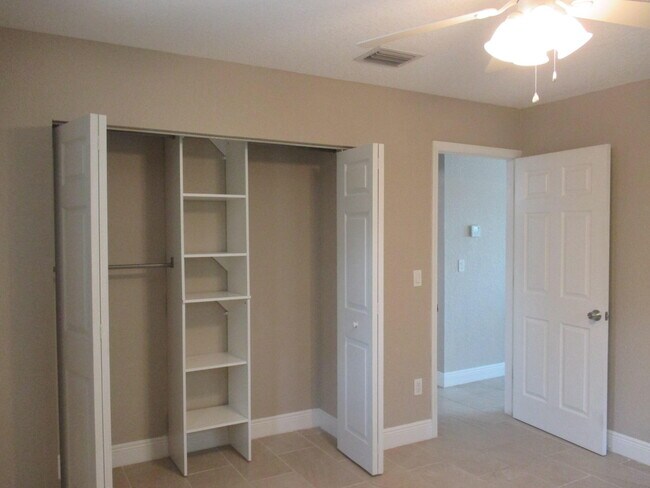 Building Photo - 4100 NE Indian River Dr