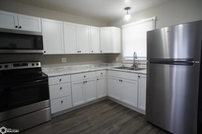 Building Photo - 1426 2nd St