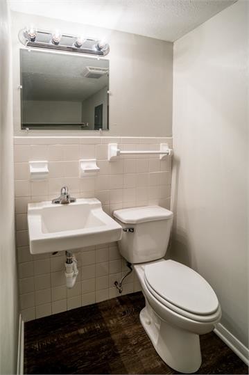 Building Photo - 205 Taliwa Gardens Dr