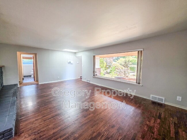 Building Photo - 17931 Fremont Ave N