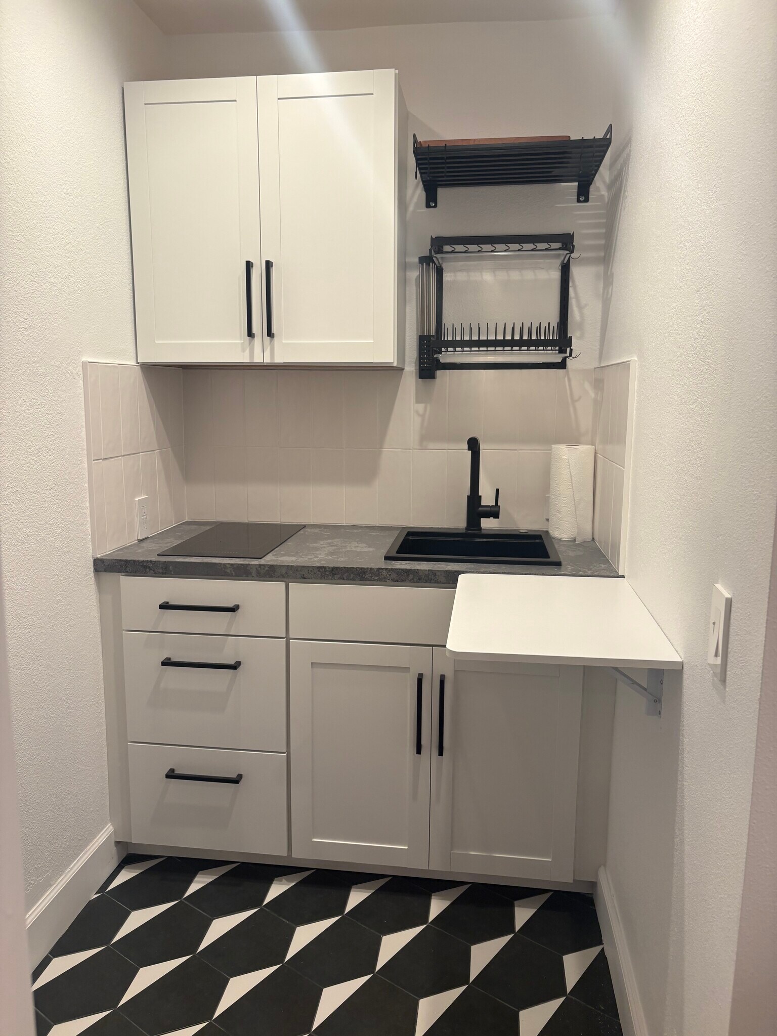 Retractable Prep Table - 2175 Calle Ola Verde