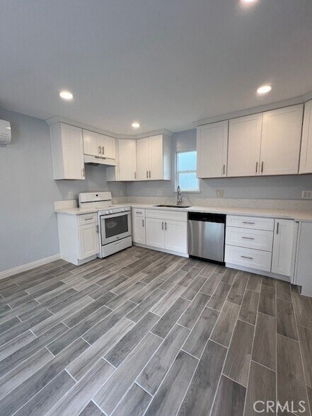 Building Photo - 265 N 10th Ave