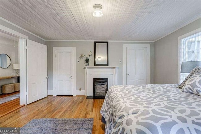 Building Photo - 1987 Knight Ct SE