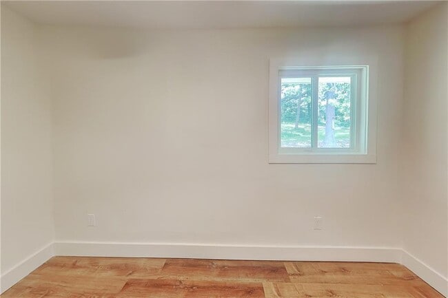 Building Photo - 360 Simpson Terrace NW