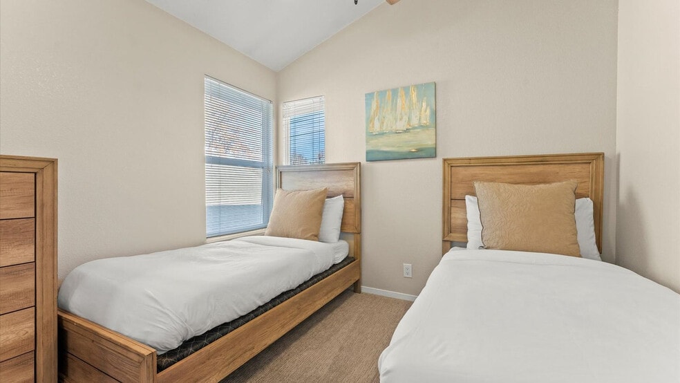 Building Photo - 2301 Sierra Highlands Dr