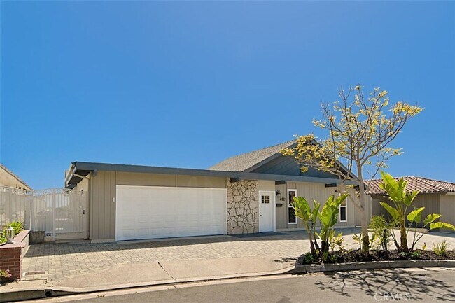Building Photo - 4021 Via Manzana