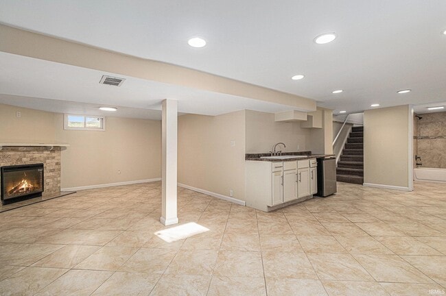 Building Photo - 714 S 27th St