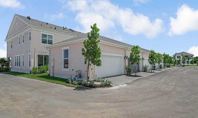 Building Photo - 930 SW Pr Ave