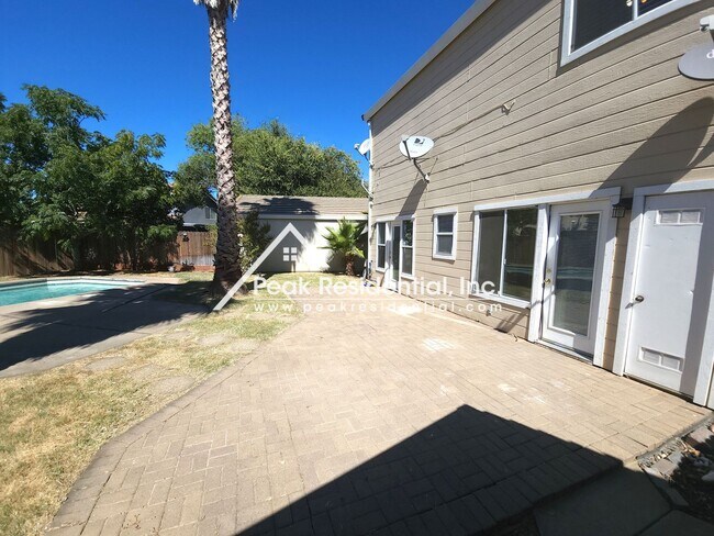 Building Photo - 10172 Sheffield Oak Way