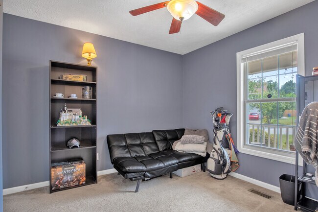 Building Photo - 703 Fairbluff Dr