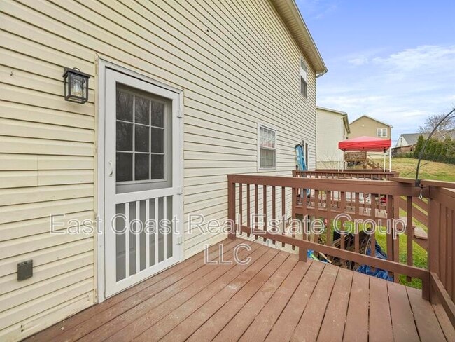 Building Photo - 45 Bruce Dr