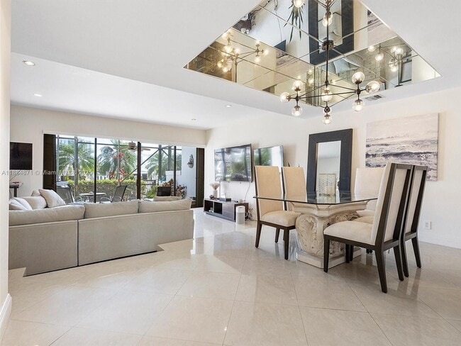 Building Photo - 3620 Yacht Club Dr