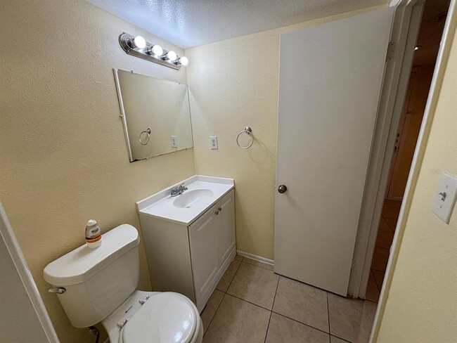 Building Photo - 1432 Holden Ave