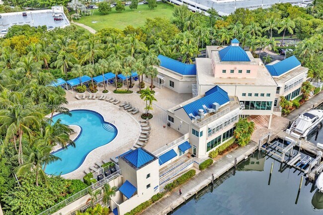 Building Photo - 3340 NE 190th St