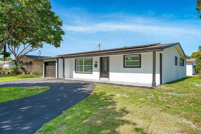 Building Photo - 2600 NW 68th Way